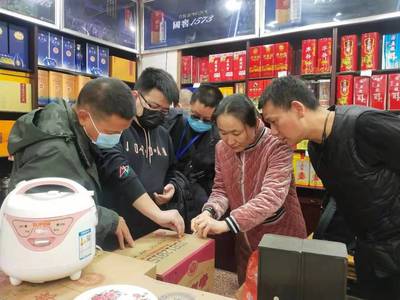 米易縣市場監督管理局聯合打擊侵權假冒專項行動，規范代理代辦市場秩序
