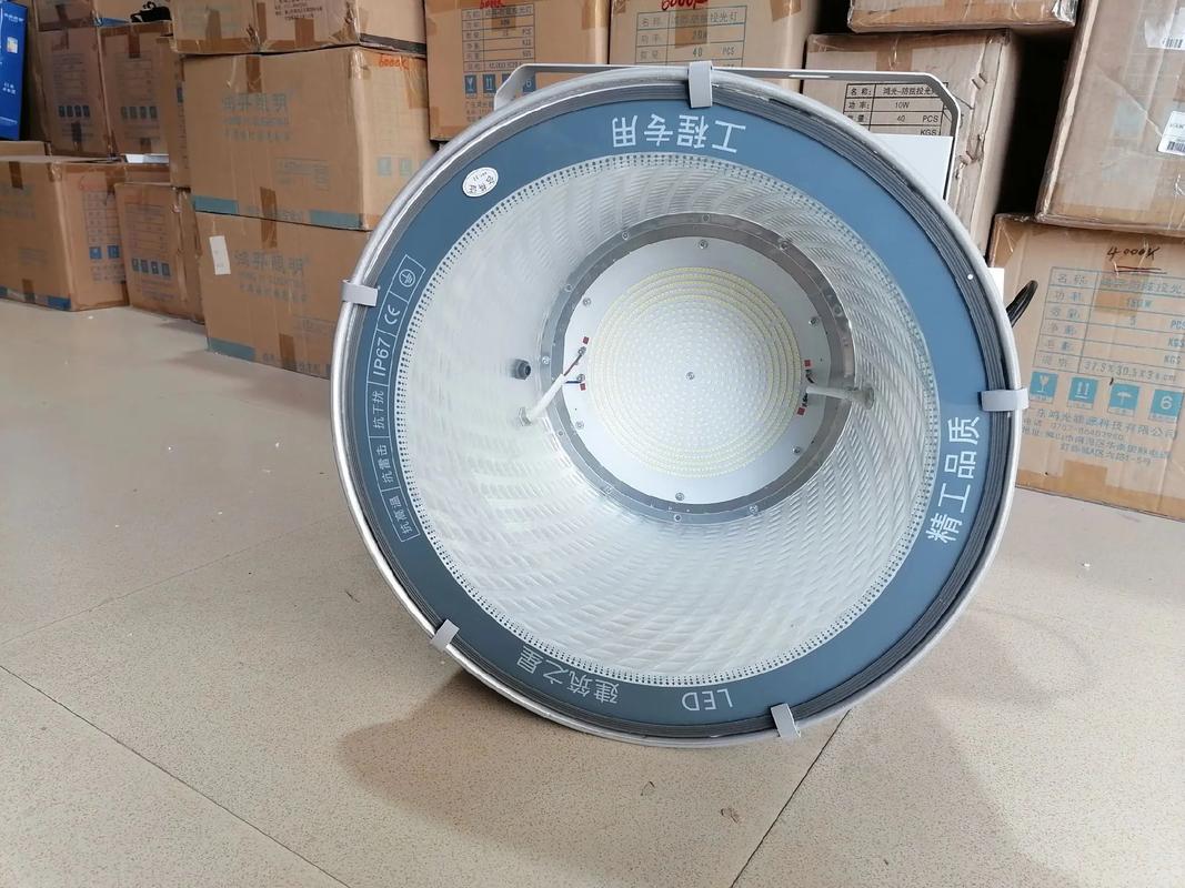 廣東鴻光照明南寧運營中心工程塔吊燈系列 專業(yè)批發(fā)，點亮建筑之光